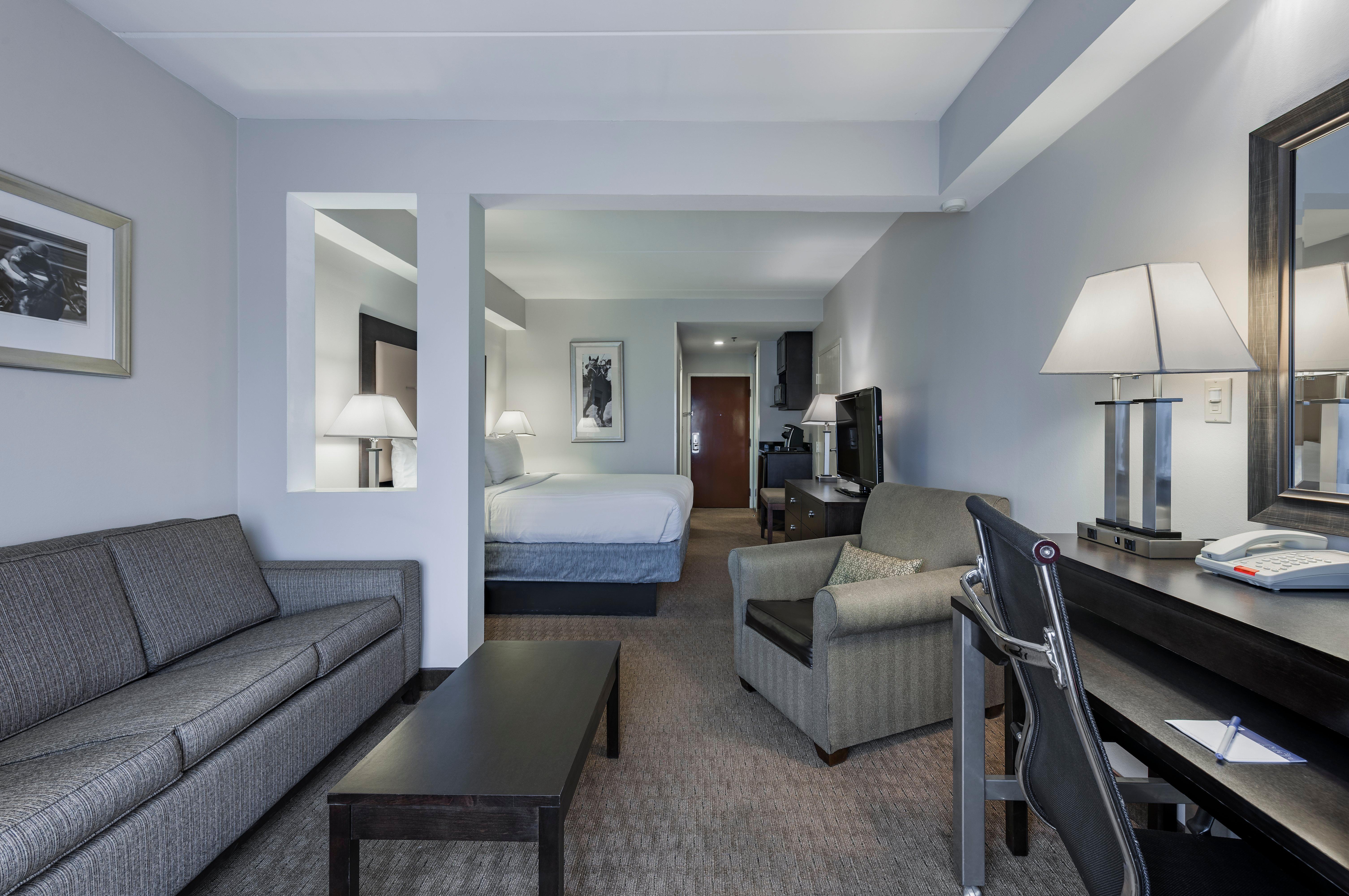 Holiday Inn Express & Suites Laurel Lakes By Ihg Exterior photo