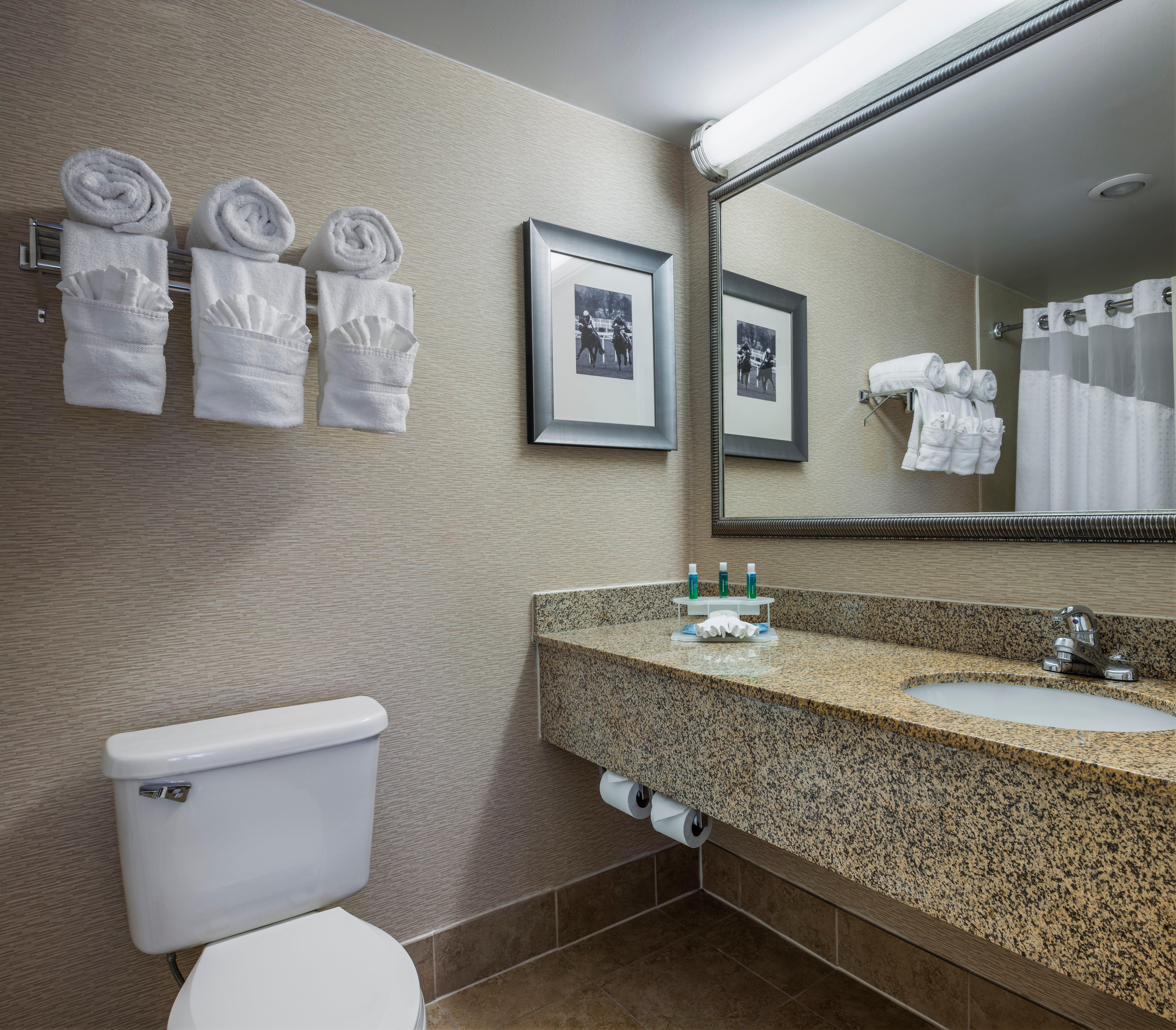Holiday Inn Express & Suites Laurel Lakes By Ihg Exterior photo